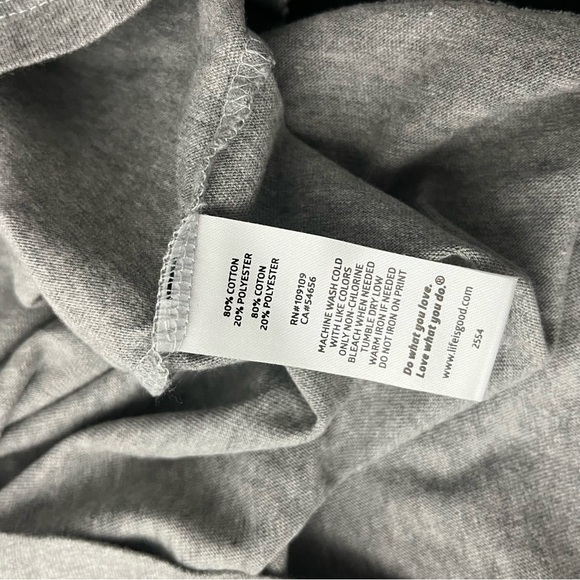 Life Is Good Long Sleeve Cardinal Snow Glove Christmas Tee NWT B - Picture 8 of 8